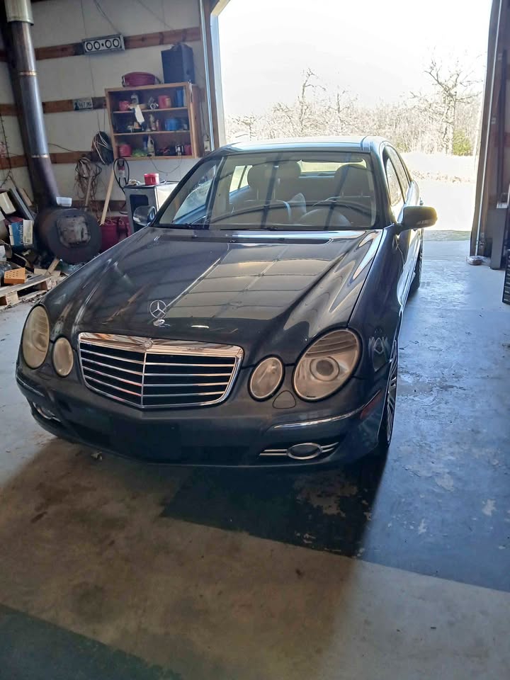Charcoal 2007 Mercedes-Benz E350 automatic sedan For Sale