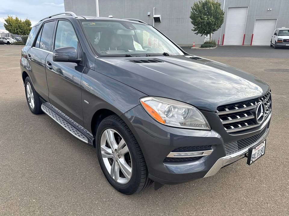 Gray 2012 Mercedes-Benz ML 350 4MATIC automatic SUV For Sale