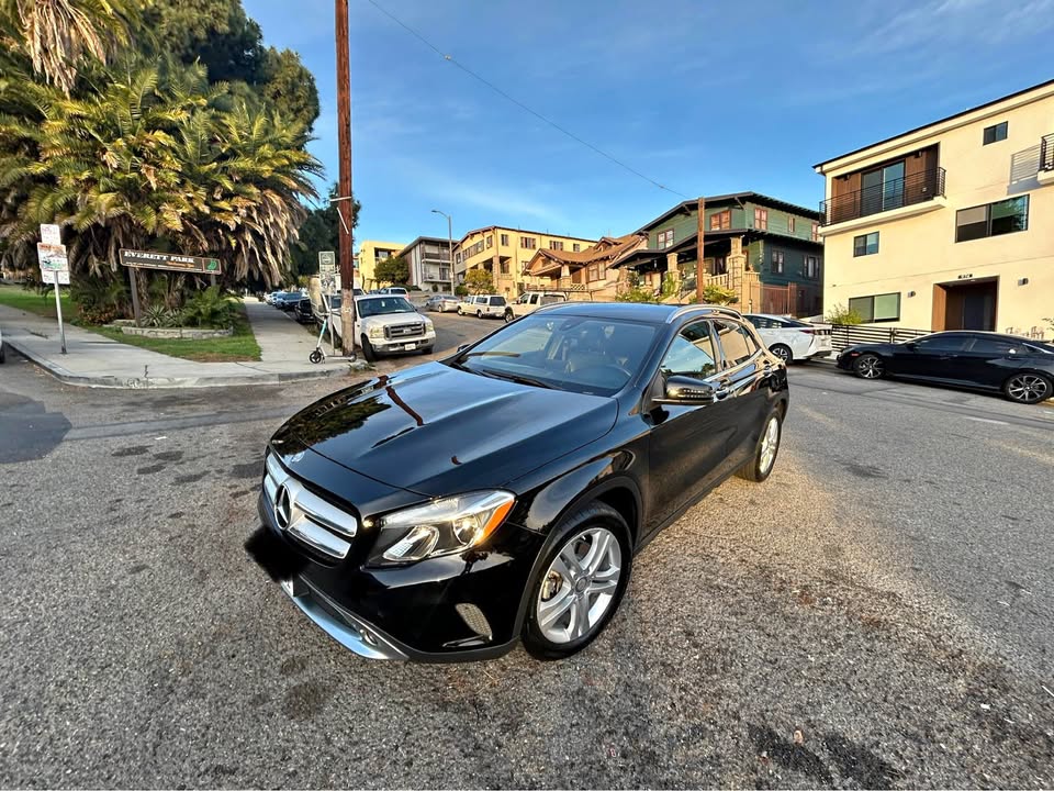 Black 2017 Mercedes-Benz GLA 250 automatic SUV For Sale