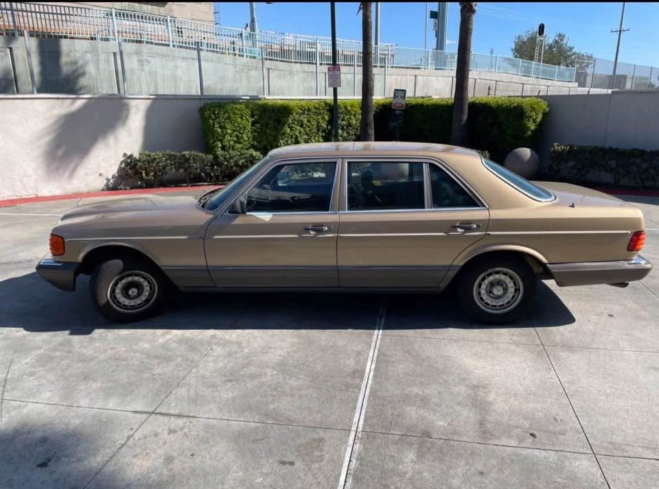 Gold 1983 Mercedes-Benz 380SEL automatic sedan For Sale