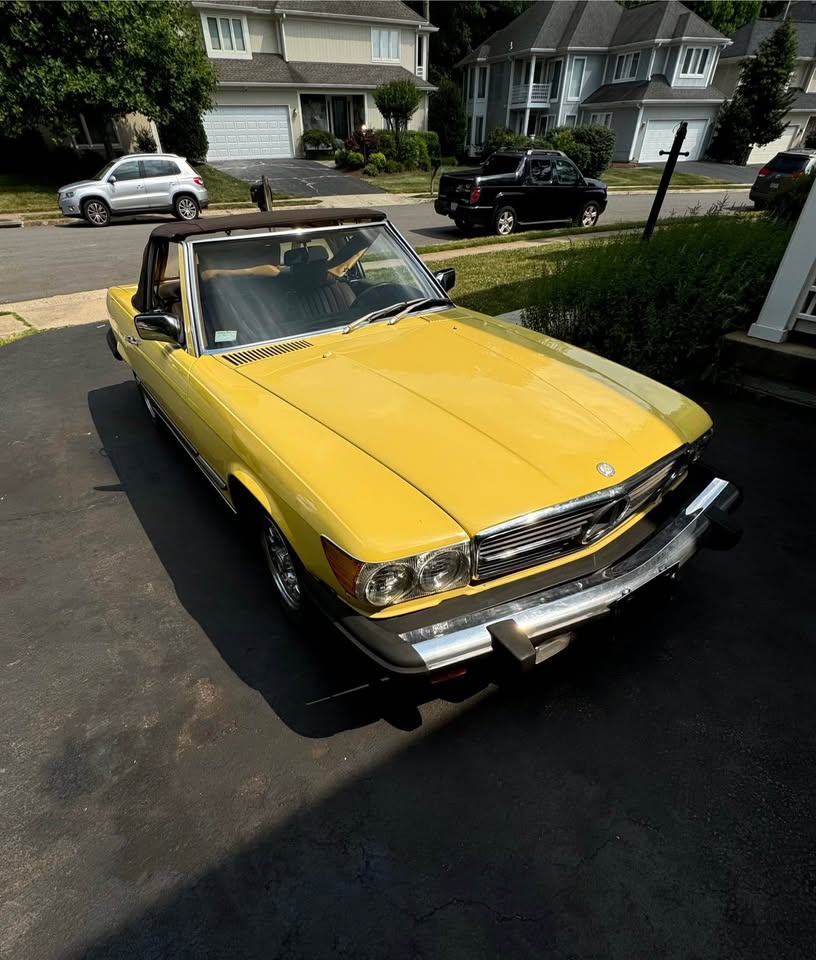 Yellow 1982 Mercedes-Benz SL380 automatic convertible For Sale